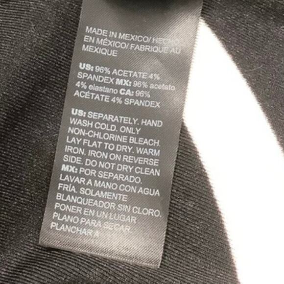 Chico’s Black & White Tunic SZ 0 Small Swirl Pattern, Round Hem, Travel Knit Top - Picture 5 of 5